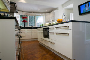 Manhattan - High Gloss White 02